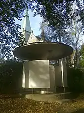 Ein Wetterpilz mit abgewandelter Funktion, das Kjærlighetskarusellen in Oslo (2011)