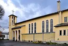 Pfarrkirche zum „Kostbaren Blut“ in der Thomas-Schmid-Straße