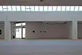 Ausstellungsraum, Blick auf den Eingangsbereich.