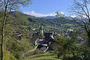 Blick auf das Kirchdorf von Klaus im Jahr 2014