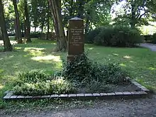 Gedenkstein für den Pädagogen und Politiker Carl Wilhelm Wiecke