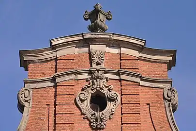 Spitze des Giebels
