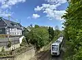 Blick auf Kotten und Regionalzug S7