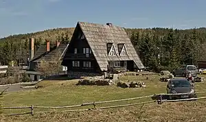 Okraj-Hütte (Polnisch: Schronisko PTTK „Na Przełęczy Okraj“)