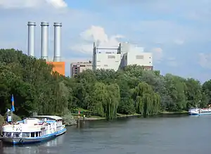 Blick auf das Kraftwerk von der Schloßbrücke