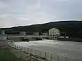 Wehr bei einem Abfluss von ungefähr 660m3/s