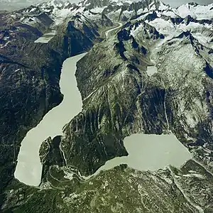 Stauseen der Kraftwerke OberhasliLinks oben: OberaarseeLinks: GrimselseeRechts: Räterichsbodensee