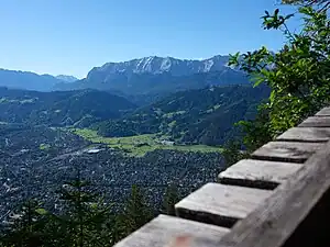 Aufstieg Kramer mit Blick Richtung Garmisch-Partenkirchen; etwas oberhalb der St. Martinshütte