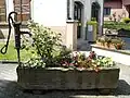 Zierbrunnen neben dem Rathaus von Krautergersheim