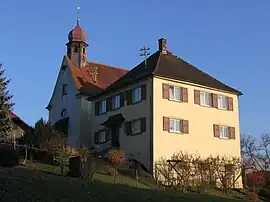 Mariä-Himmelfahrt-Kapelle mit ehemaliger Kaplanei in Schleinsee