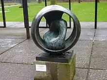 Barbara Hepworth:Sphere with Inner Form, 1963