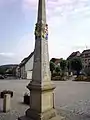 Distanzsäule am Markt von Bad Gottleuba (7)