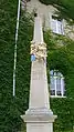 Kursächsische Postmeilensäule Rosswein; Markt (Ansicht von Süden)