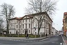 Accouchierhaus Göttingen, Kurze Geismarstraße 1, Hauptfassade nach Osten (2018)