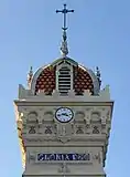 Turm mit Kreuz