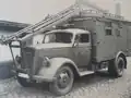 Der Aunsteuerungssende-kraftwagen (305/29).