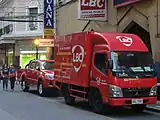 Foto eines roten Klein-LKW mit der Aufschrift LBC