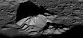 Der Zentralberg des Tycho überragt den Kraterboden um etwa 2000 m.