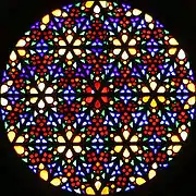 Ostrose des Mittelschiffs der Kathedrale von Palma von innen