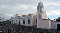 Seitliche Ansicht der Kirche