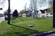 Hauptstraße (Bereich: Heldenplatz), überdimensionierte Milchkanne (aus 2001)