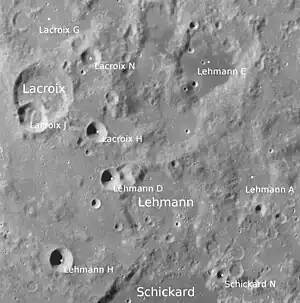 Lacroix (links oben) und Umgebung (LROC-WAC)