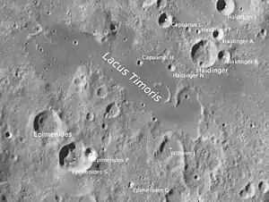 Epimenides (links unten) und Lacus Timoris (LROC-WAC)