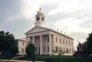 Das Lafayette County Courthouse in Lexington, gelistet im NRHP Nr. 70000339