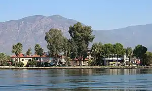 Ufer des Sees