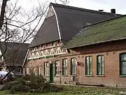 Hof von Döhren - Fachhallenhaus von 11 Fach- mit neuerem Anbau - Baujahr: 1663 - Lander 653.7068059.63235         Foto: 2003