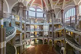 Treppenhalle im Landgericht Berlin
