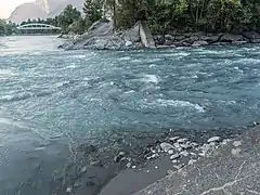Landquart Mündung: Landquart (rechts) fliesst in den Alpenrhein