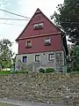 Bauernhaus mit Schuppen