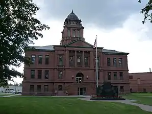 Das Langlade County Courthouse in Antigo, seit 1977 im NRHP gelistet