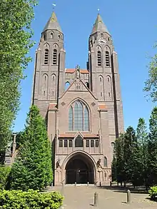 Laren, Basilika: Sint Jansbasiliek.