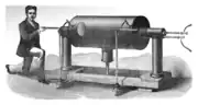 Einer der weltweit größten Funkeninduktoren, 1877 von Alfred Apps gebaut. Mit über 350 km Drahtlänge könnten Spitzenspannungen um die 1 MV erzielt werden.