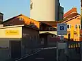 Nach Lauffen führt der Weg durch das Zementwerk.