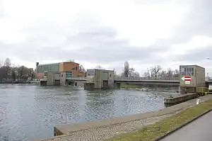 Laufwasserkraftwerkund Staustufe Schweinfurt mit Oberwasser