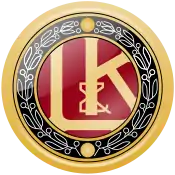 1905–1925: Das Logo L&K zeigt die Initialen der Gründer Laurin und Klement. Aus den Lindenblättern wurden Lorbeerblätter.