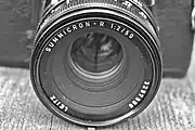 Summicron 2.0, links Leitz Canada