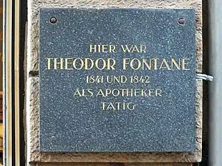 Gedenktafel an der Adler-Apotheke in Leipzig