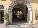 Straßenseitiges Hauptportal aus der Renaissance (um 1535)