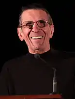 Als Gaststars leihen Dick Clark (links) und Leonard Nimoy ihren gezeichneten Alter Egos ihre Stimme