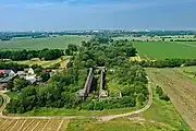 Blick über die Schleusenruine Wüsteneutzsch (am Horizont Leuna)