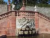Der Delphin-Brunnen