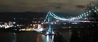 Lions Gate Bridge und North Vancouver vom Stanley Park aus gesehen
