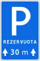 Zeichen 531:Parkplatz nach 30 Metern