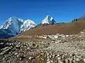 Der Ort Lobuche, im Hintergrund der Taboche und der Cholatse