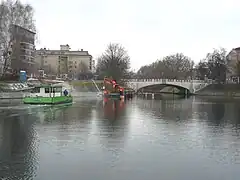 Mündung in den Landwehrkanal, im Hintergrund die Lohmühlenbrücke