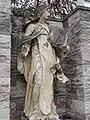 Eine der Heiligenfiguren (Teresa von Ávila)